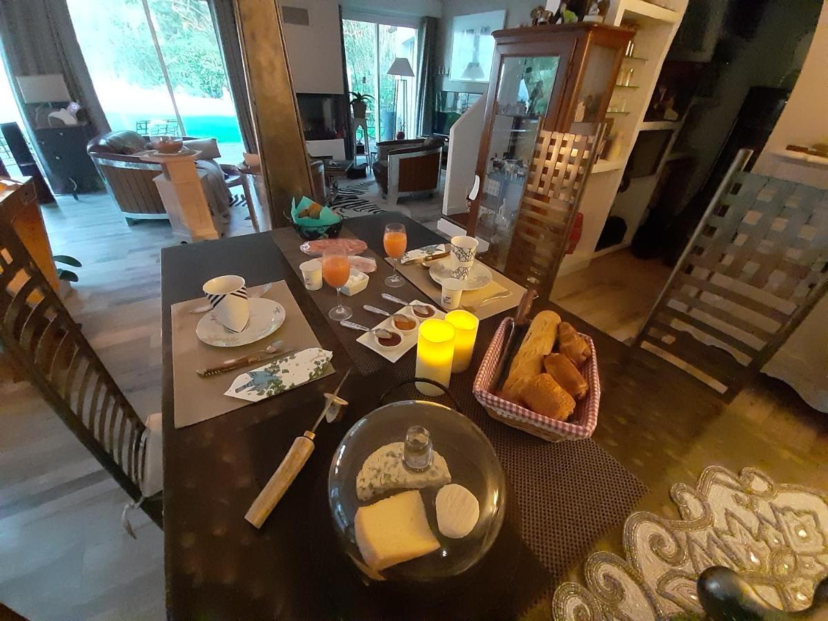 Dans Un Jardin Bb Et Jacuzzi Bed and Breakfast Mandelieu Exteriör bild