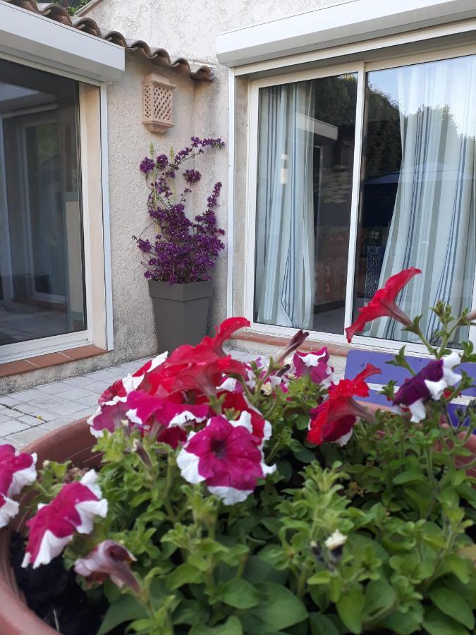 Dans Un Jardin Bb Et Jacuzzi Bed and Breakfast Mandelieu Exteriör bild
