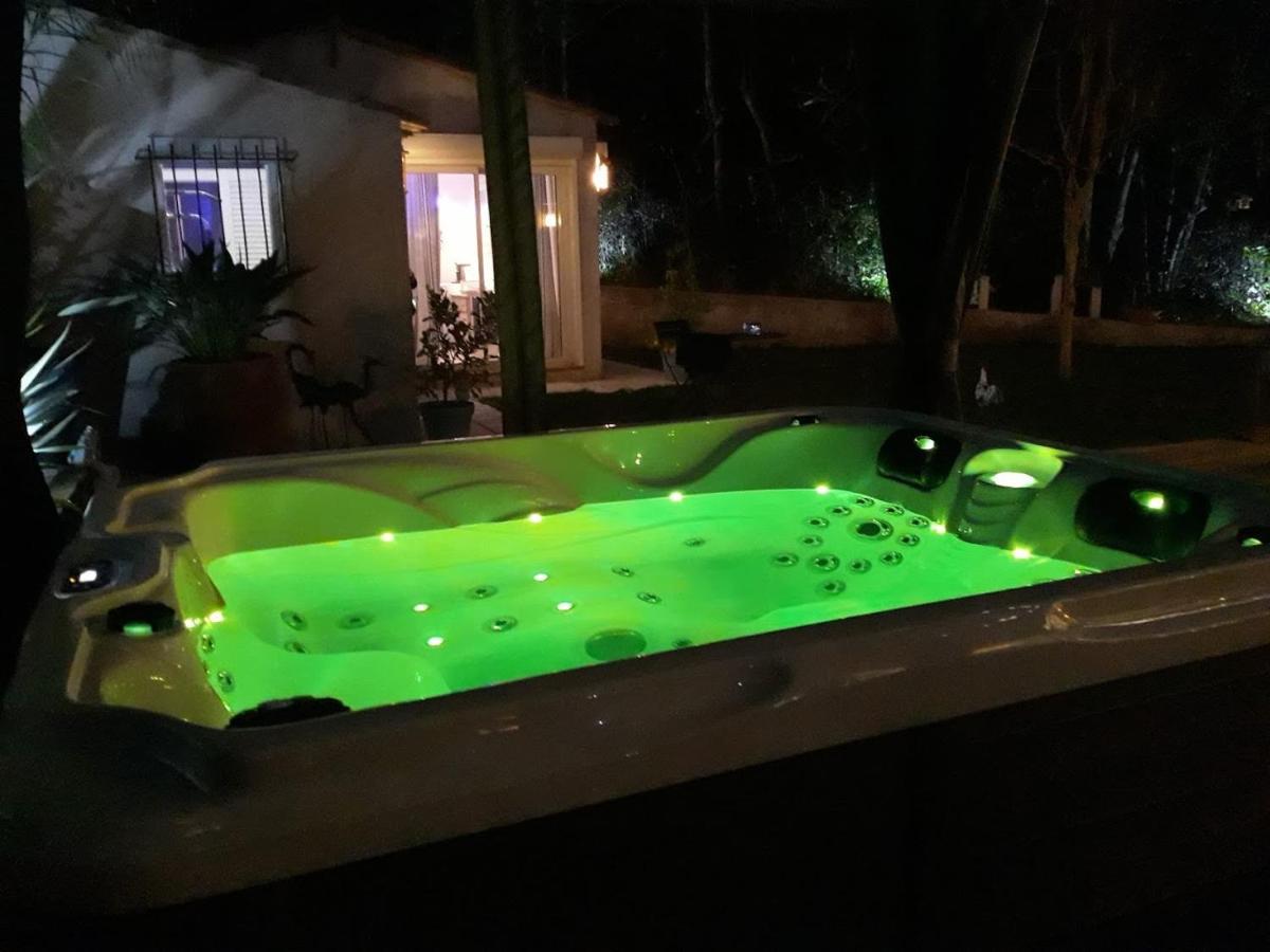 Dans Un Jardin Bb Et Jacuzzi Bed and Breakfast Mandelieu Exteriör bild