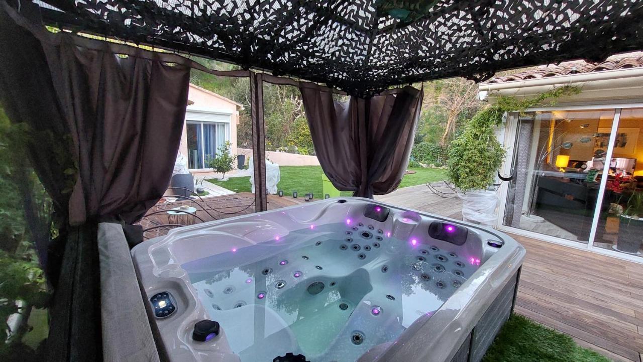 Dans Un Jardin Bb Et Jacuzzi Bed and Breakfast Mandelieu Exteriör bild