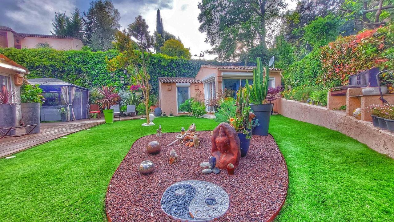 Dans Un Jardin Bb Et Jacuzzi Bed and Breakfast Mandelieu Exteriör bild